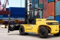 Hyster lansează un nou stivuitor electric pentru containere goale