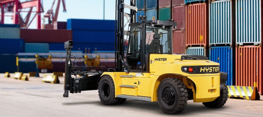 Hyster lansează un nou stivuitor electric pentru containere goale