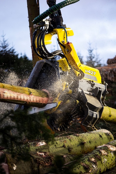 John Deere prezintă o nouă combinație de harvester și cap de recoltare, la Forexpo 2025