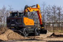 Compania neerlandeză Staad a prezentat la Bauma 2025 primul său excavator 100% electric: STAAD 17W