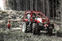 Tractoare forestiere STEYR cu remorci STEPA