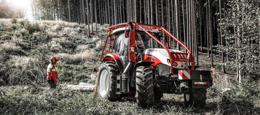 Tractoare forestiere STEYR cu remorci STEPA