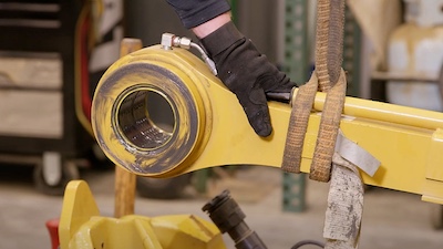 Caterpillar își sprijină clienții care își întrețin și repară singuri utilajele