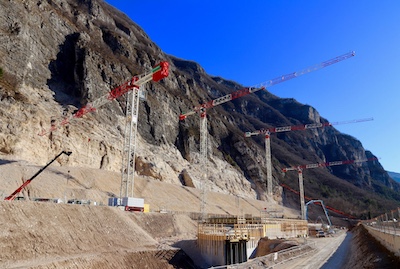Raimondi va achiziționa divizia de macarale turn și de teren accidentat de la Terex