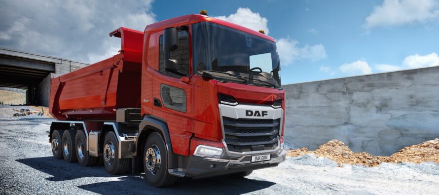 DAF își extinde gama cu șasiuri 10×4 pentru aplicații grele
