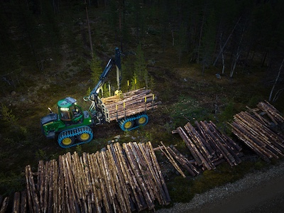 Forwarderul 1610G consolidează Seria G de utilaje forestiere John Deere