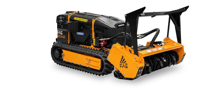 Noul tractor șenilat ultracompact RCU45 pentru managementul vegetației