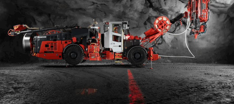 Sandvik introduce, în premieră mondială, o instalație de foraj de ancorare pe baterii