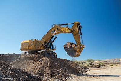 Noul design al excavatorului hidraulic minier Cat 6015 crește timpii de funcționare