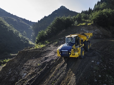 Komatsu a lansat camionul articulat de generație nouă HM460-6