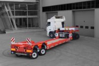 Kässbohrer lansează o semiremorcă cu platformă joasă și axe pendulare dezvoltată intern pentru transport heavy-duty