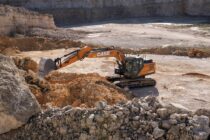 „E” vine de la Excellence la Seria E de excavatoare pe șenile CASE