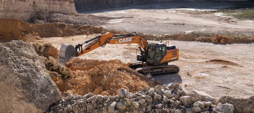 „E” vine de la Excellence la Seria E de excavatoare pe șenile CASE