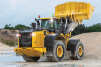 John Deere își extinde gama de încărcătoare frontale cu noile 844 X-Tier și 904 X-Tier
