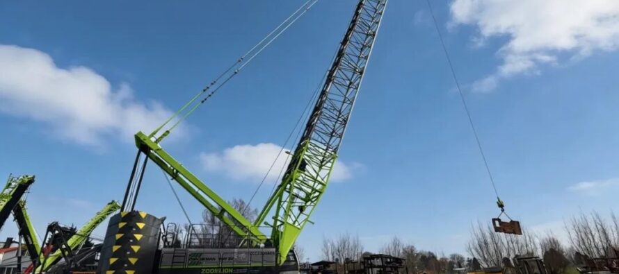 Zoomlion’s ZCC2200AE5 crawler crane officially enters the EU market