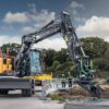Volvo CE lansează pe piața europeană excavatorul pe roți EWR150 Electric