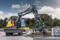 Volvo CE lansează pe piața europeană excavatorul pe roți EWR150 Electric