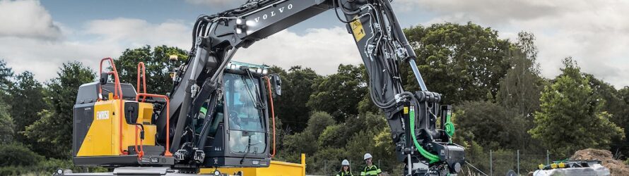 Volvo CE lansează pe piața europeană excavatorul pe roți EWR150 Electric