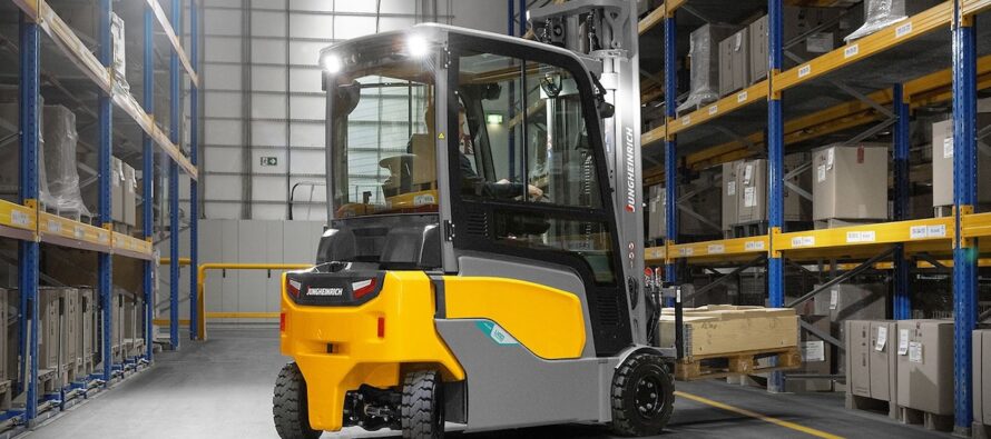 Jungheinrich launches sales of the new EFG 2/2i and EFG 3/3i electric counterbalanced forklifts