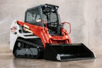 Takeuchi prezintă noul încărcător compact pe șenile TL11R3