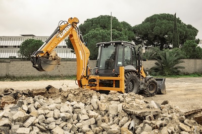Putere, confort și control pentru emblematicul buldoexcavator CASE 580SV