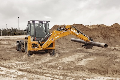 Putere, confort și control pentru emblematicul buldoexcavator CASE 580SV