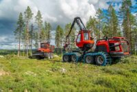 Komatsu introduce noua generație de utilaje forestiere