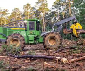Seria L-III de tractoare articulate forestiere John Deere oferă noi niveluri de confort și eficiență