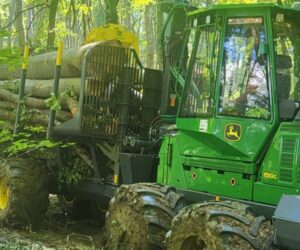 ELMAS a livrat un forwarder John Deere 1510G de ultimă generație către Borsilv