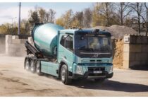 Volvo a început producția de serie a camioanelor electrice cu autonomie de până la 700 km