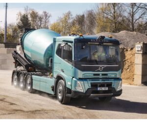 Volvo a început producția de serie a camioanelor electrice cu autonomie de până la 700 km
