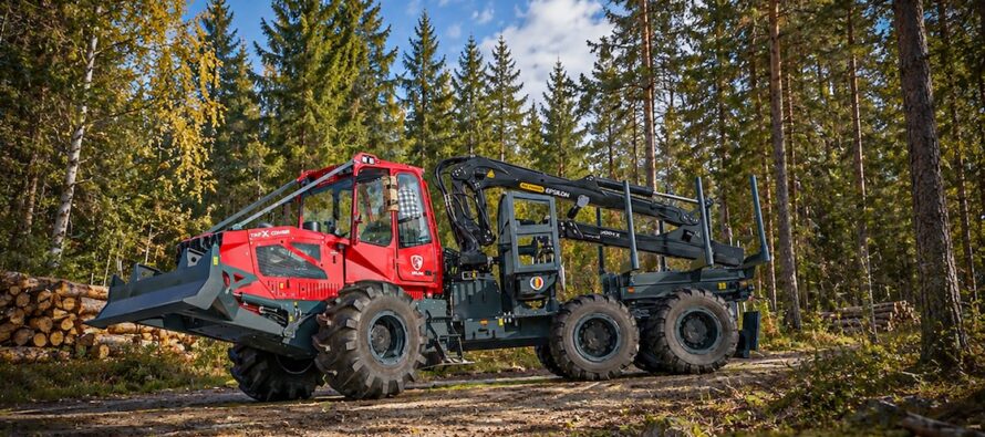 IRUM a lansat la Interforst noul concept de tractor forestier TAF X-Combi, dezvoltat în România